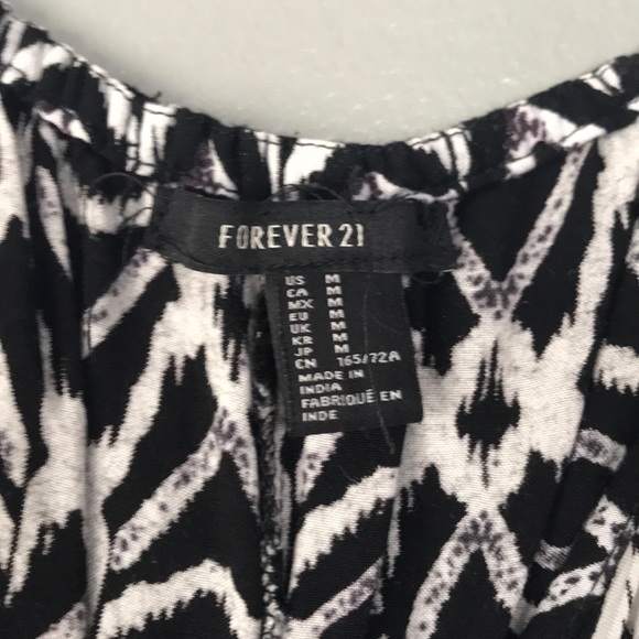 Patterned Romper - Picture 6 of 6